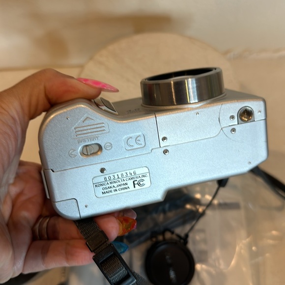 Minolta Dimage S414 4.0 MP digital camera - Picture 6 of 9